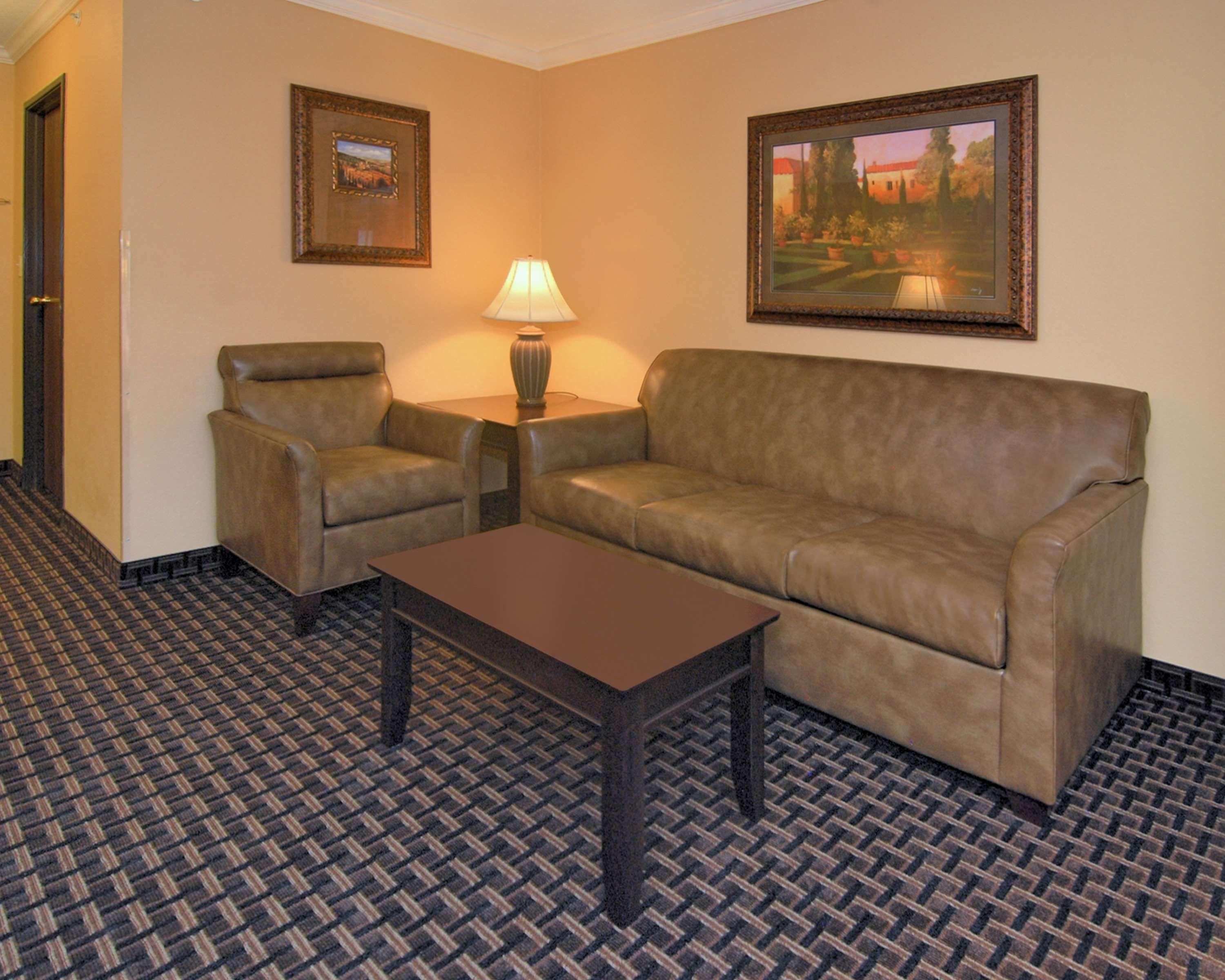 Best Western Plus Southpark Inn & Suites Tyler Exterior photo